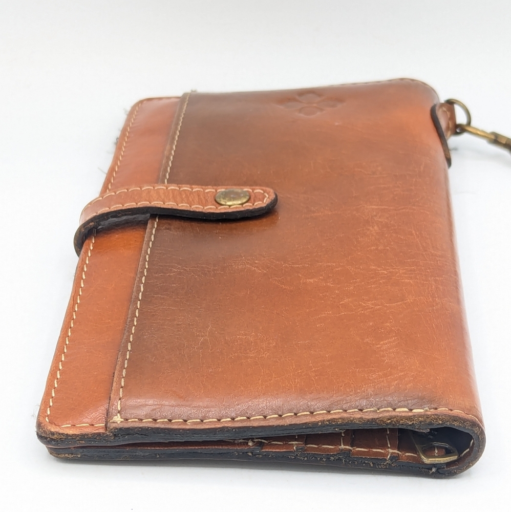 Patricia Nash Stylish Brown Gorgeous Leather Wristlet - Picture 4 of 10